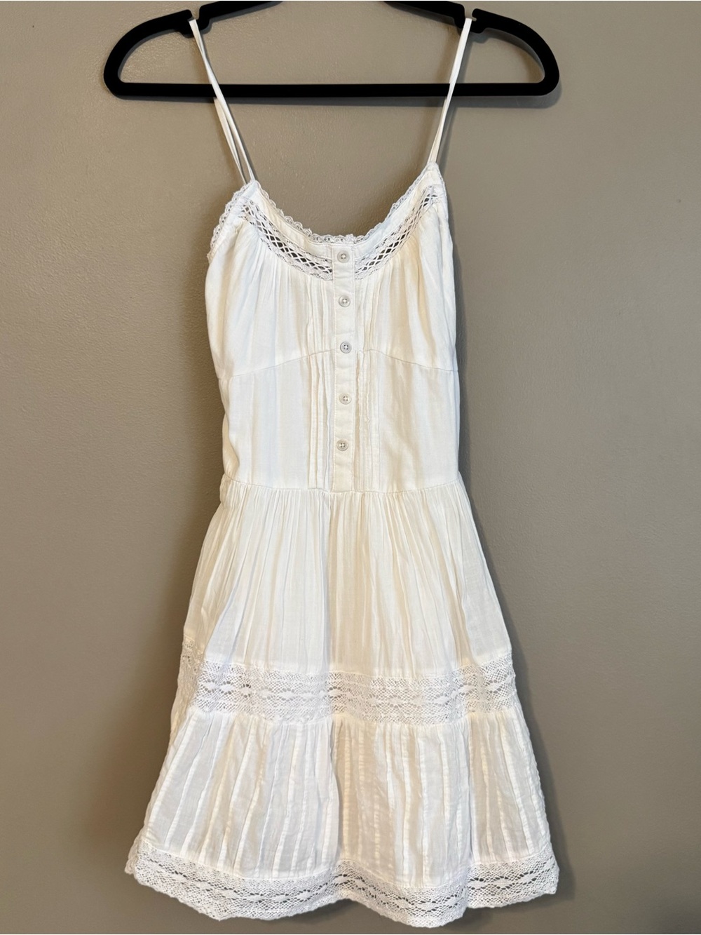 Aerie White Tiered Lace Button Up Mini Dress
Women’s XS Cottagecore Festival